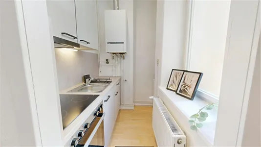 Apartments in Location is not specified - photo 6