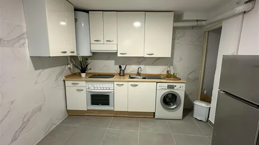 Rooms in Madrid Centro - photo 7