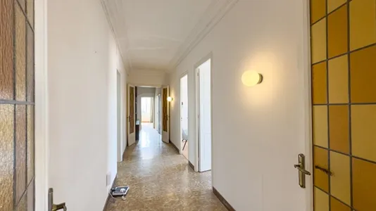 Rooms in Barcelona Ciutat Vella - photo 9