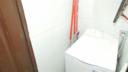 Rooms in Barcelona Ciutat Vella - photo 9