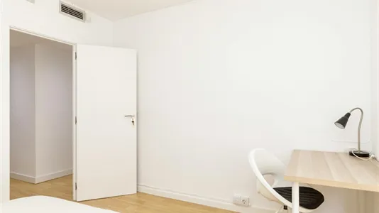 Rooms in Zaragoza - photo 4