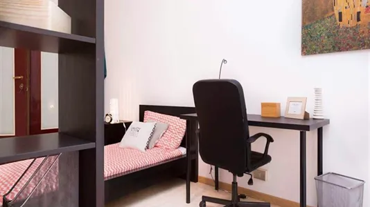 Rooms in Milano Zona 8 - Fiera, Gallaratese, Quarto Oggiaro - photo 8