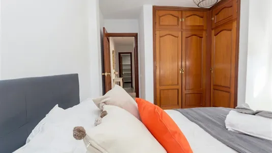 Rooms in Málaga - photo 4