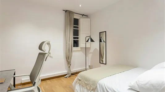 Rooms in Barcelona Eixample - photo 4