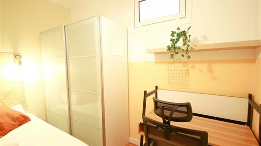 Rooms in Barcelona Eixample - photo 4