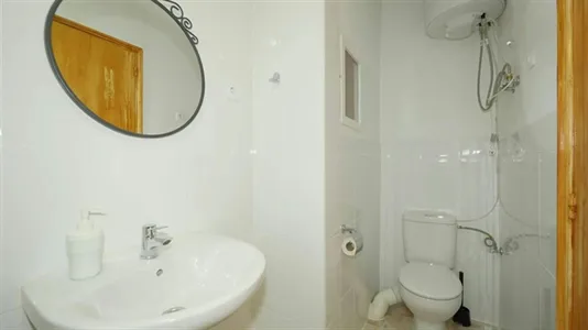 Rooms in Barcelona Ciutat Vella - photo 10