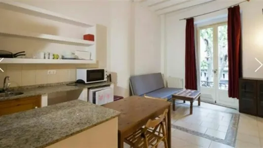 Apartments in Barcelona Ciutat Vella - photo 2