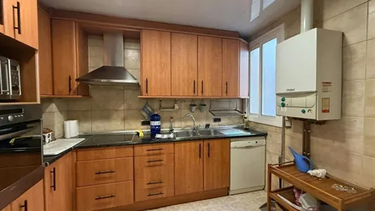 Rooms in Barcelona Eixample - photo 8