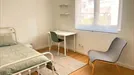 Room for rent, Almada, Setúbal (Distrito), &lt;span class=&quot;blurred street&quot; onclick=&quot;ProcessAdRequest(9249507)&quot;&gt;&lt;span class=&quot;hint&quot;&gt;See streetname&lt;/span&gt;[xxxxxxxxxxxxx]&lt;/span&gt;