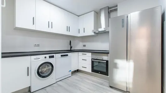 Rooms in Madrid Centro - photo 8