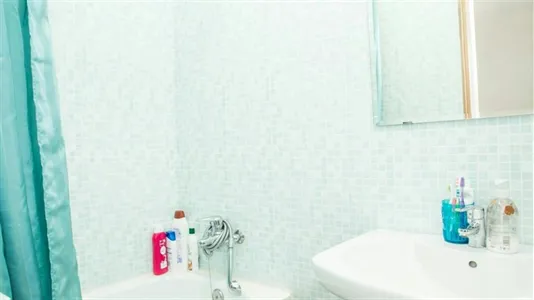 Rooms in Barcelona Ciutat Vella - photo 10