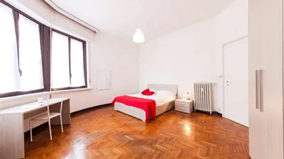Room for rent in Milano Zona 4 - Vittoria, Forlanini, Milan