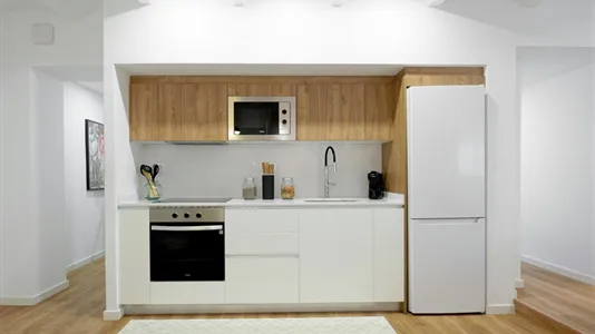 Rooms in Barcelona Eixample - photo 8