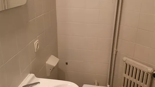 Rooms in Madrid Chamartín - photo 10