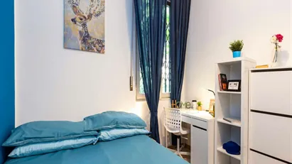 Room for rent in Milano Zona 6 - Barona, Lorenteggio, Milan