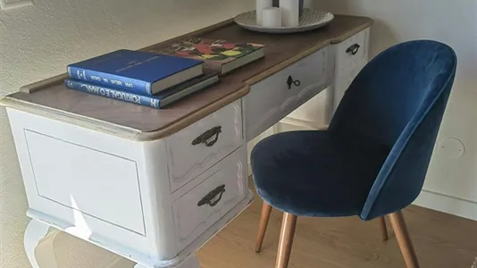 Houses in Almada - photo 5