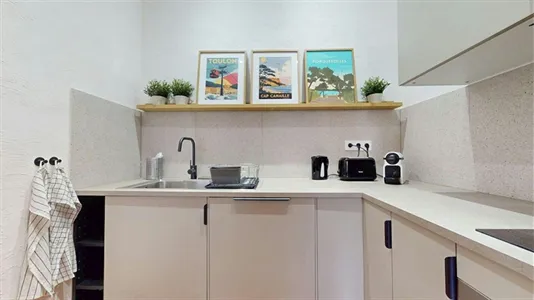 Apartments in Toulon - photo 5