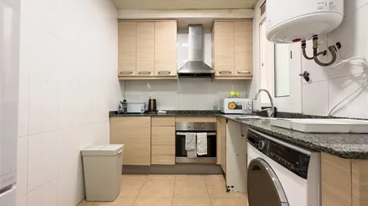 Rooms in Barcelona Ciutat Vella - photo 10