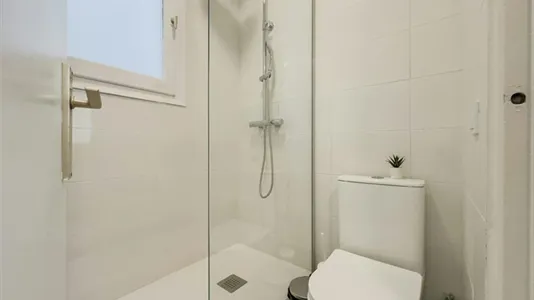 Rooms in Barcelona Eixample - photo 5