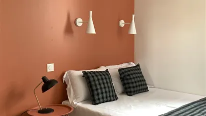Room for rent in L'Haÿ-les-Roses, Île-de-France