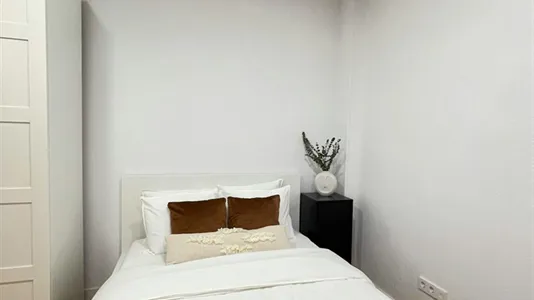 Rooms in Madrid Salamanca - photo 9