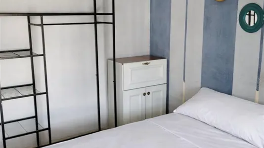 Rooms in Córdoba - photo 2