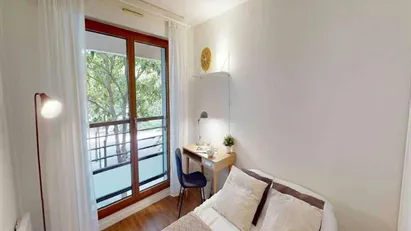 Room for rent in Boulogne-Billancourt, Île-de-France