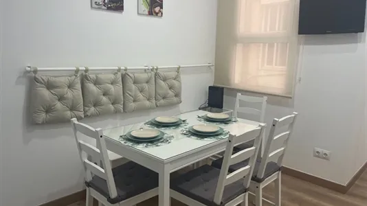 Rooms in Barcelona Ciutat Vella - photo 4