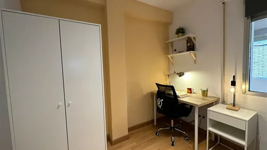 Rooms in Madrid Carabanchel - photo 2