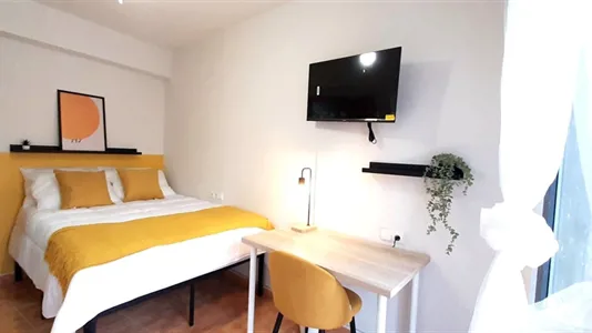 Rooms in León - photo 2