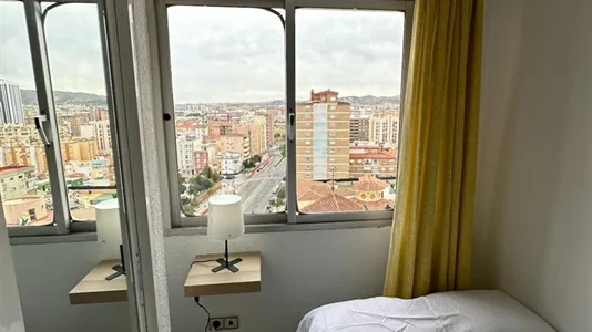 Rooms in Málaga - photo 4