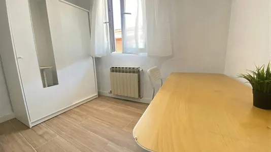 Rooms in Adaro - photo 7