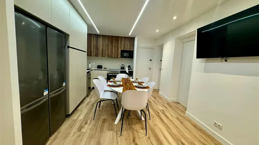 Rooms in Madrid Retiro - photo 8