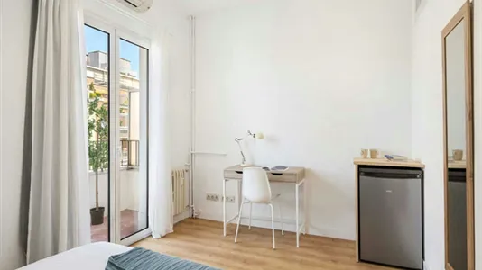 Rooms in Madrid Retiro - photo 3