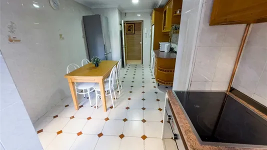 Rooms in Enramadilla - photo 9