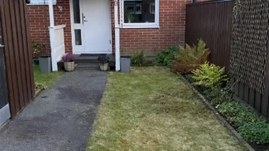 Houses in Hässleholm - photo 1