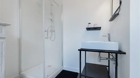 Rooms in Charleroi - photo 8