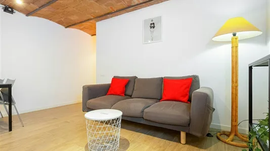 Apartments in Barcelona Eixample - photo 3