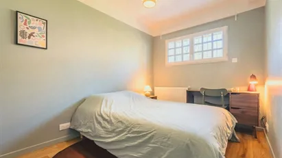 Room for rent in L'Haÿ-les-Roses, Île-de-France