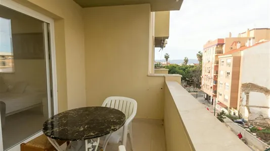 Rooms in Málaga - photo 8