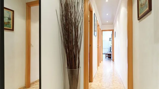 Rooms in Barcelona Sants-Montjuïc - photo 9