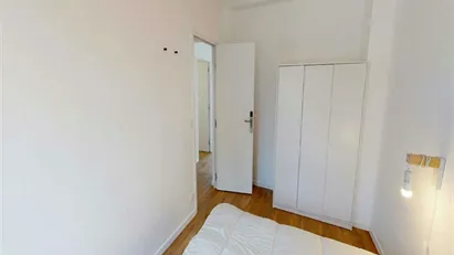 Room for rent in Boulogne-Billancourt, Île-de-France