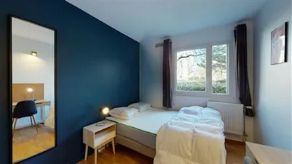Room for rent in Versailles, Île-de-France