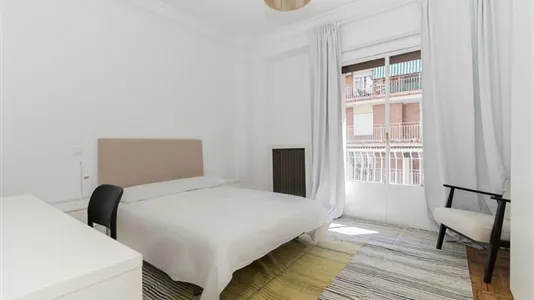Rooms in Madrid Chamberí - photo 2