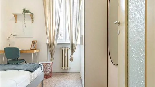 Rooms in Milano Zona 8 - Fiera, Gallaratese, Quarto Oggiaro - photo 1