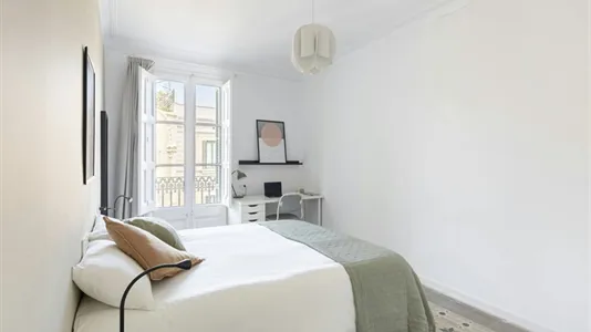 Rooms in Barcelona Eixample - photo 2