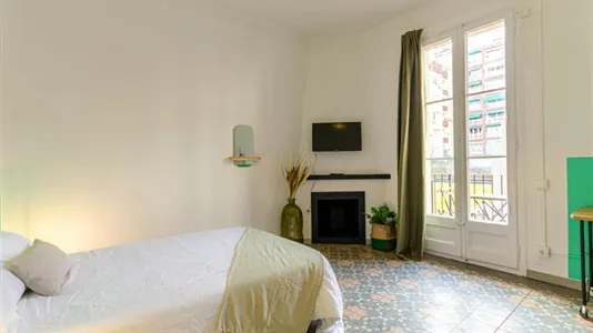 Rooms in Barcelona Eixample - photo 5