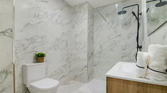 Rooms in Barcelona Eixample - photo 8