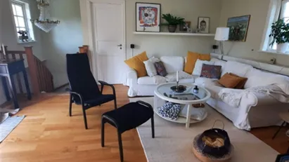 Större villa med fyra sovrum nära natur och skog i Landvetter!