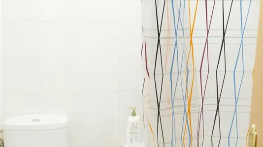 Rooms in Barcelona Ciutat Vella - photo 5